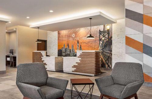 Mount Laurel Hotel | La Quinta Inn & Suites by Wyndham Mount Laurel Moorestown