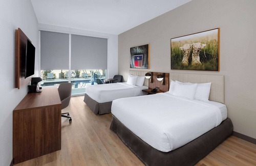 Forest Crest Hotel | La Quinta Inn & Suites By Wyndham San Antonio At The Rim