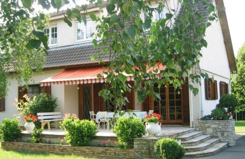 Vayres-sur-Essonne Bed & Breakfast | La Rachère