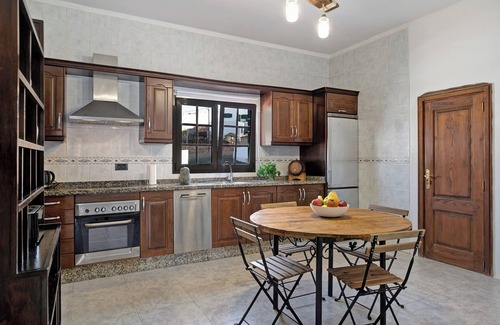 Soo House | "La Ratona" with Sea View, Garden & Wi-Fi