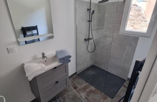 Compregnac Apartment | La Remise