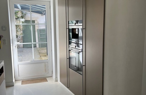 La Rochelle Villa | La Rochelle- Maison de Maître 250 m2 Dans Parc, Grande Piscine, 4 Suites