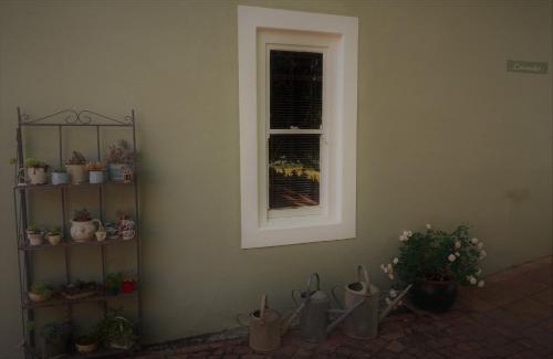 Drakenstein House | La Rochelle