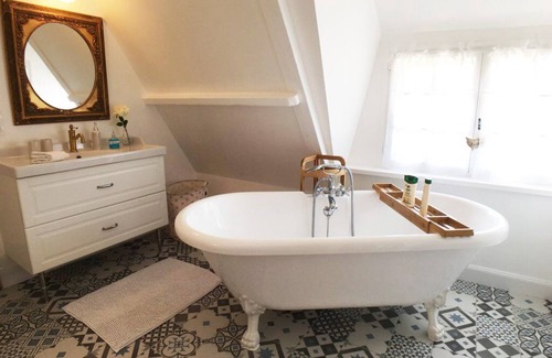 Berville-sur-Mer Bed & Breakfast | La Romance, charming bed and breakfast with breakfast