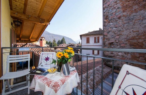 Brusimpiano Apartment | La Romantica