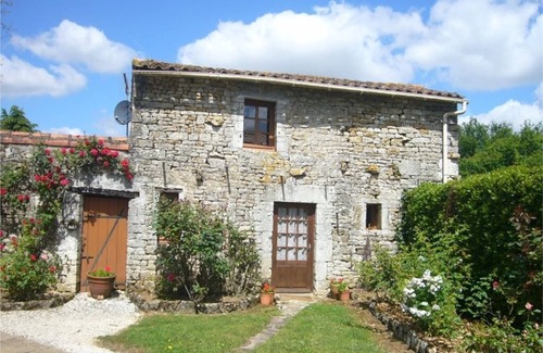 Saint-Juire-Champgillon House | La Roseraie, delightful cottage for 2 with large pool.