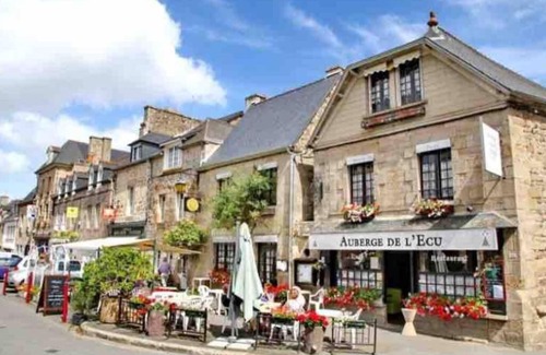 Jugon-les-Lacs-Commune-Nouvelle Apartment | La roseraie de L arguenon, spacieux appartement centre ville