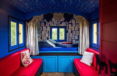 Beaulon Bed & Breakfast | La roulotte MAGIC ! des Grillots