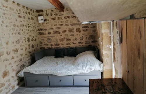 Vic-le-Comte House | La salamandre
