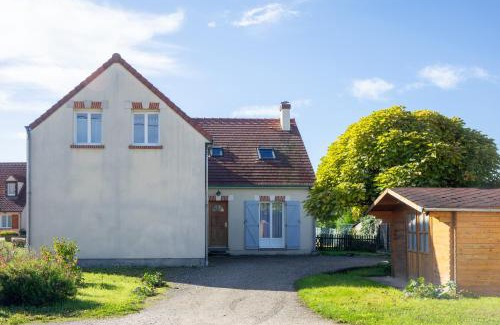 Sandillon Villa | La Sandillonnaise - Maison 5 chambres à seulement 15 minutes d'Orléans et 20 mn de la Ferté St Aubin et de Châteauneuf sur Loire