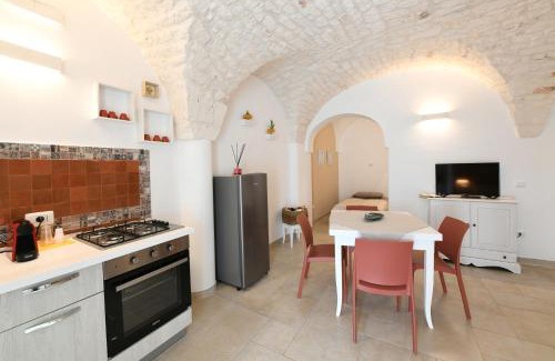 Old Town Cisternino Apartment | La Scala del Borgo