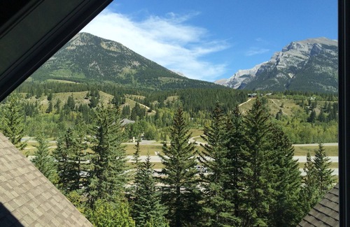 Canmore Condo | "La Sierra/Los Picos" - At Summit GR - Penthouse 1539 sqft!