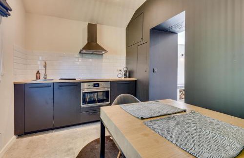 Roy House | La Source - Love Nest