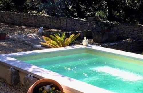 Aujargues Bed & Breakfast | La suite de Garlone