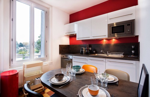 Feuillat Desgenettes Apartment | LA SUITE DES CÈDRES - T3 Lyon 3