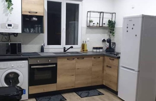 Chalon-sur-Saone Apartment | La Suite Marbella