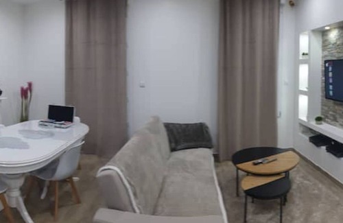 Chalon-sur-Saone Apartment | La Suite Marbella