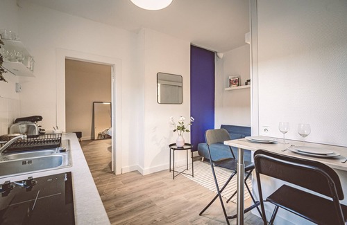 Centre Erlon Apartment | La Suite - Peaceful and close to the station