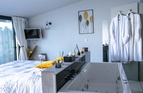 Istres House | La Suite Soleil Romantique & Vue