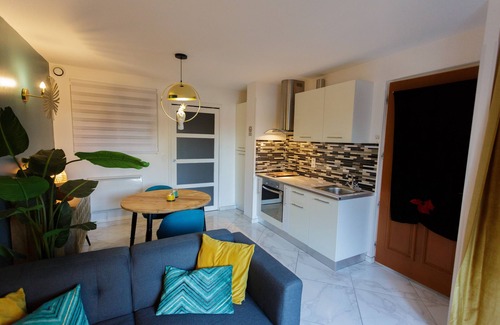 Sin-le-Noble Apartment | La Suite Spa Dolce Vita