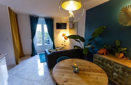 Sin-le-Noble Apartment | La Suite Spa Dolce Vita