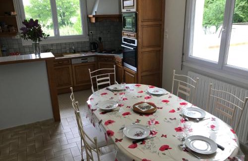 Aubigny House | La Surprise d'Elie