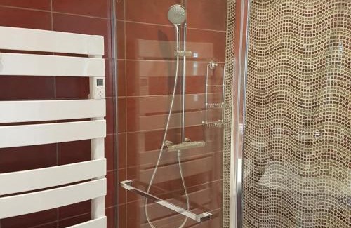 Lussas-et-Nontronneau Bed & Breakfast | La table de Pierre