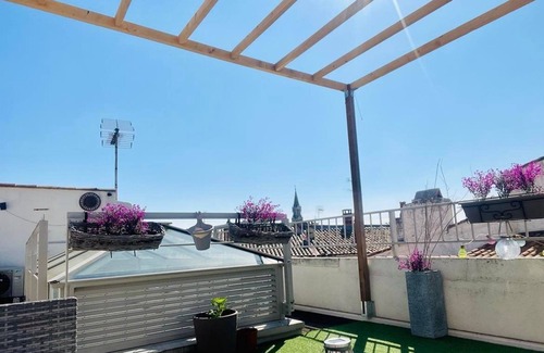 Faubourg Apartment | La Terrasse des Arènes