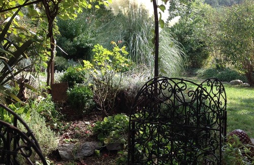 Chamborigaud Apartment | "La Terrasse" Gîte in 18th century character house Garden, swimming pool