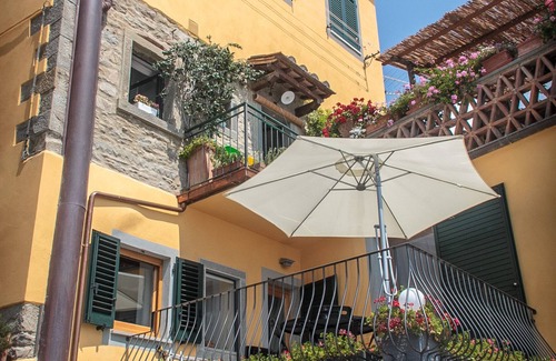 Cortona Old Town Apartment | La Terrazza sulla Valle, with private terrace overlooking the valley!