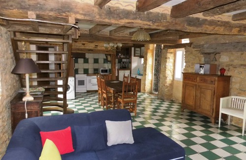 Siorac-en-Perigord Cottage | La Toupine en Périgord Noir - 3 bedroom gîte with terrace and pool