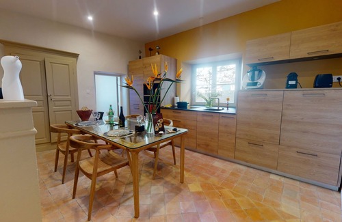 Grignan House | La Tour de Grignan SPA Vue Exceptionnelle Charme Confort Vidéo 3eme Photo