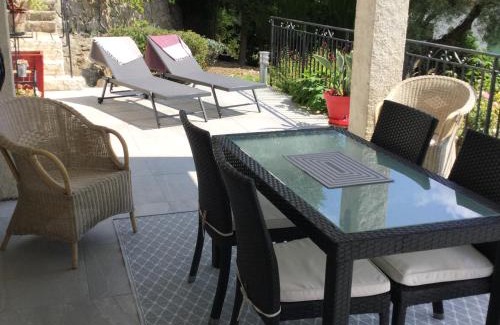 Tourrettes-sur-Loup Bed & Breakfast | La Tourrette