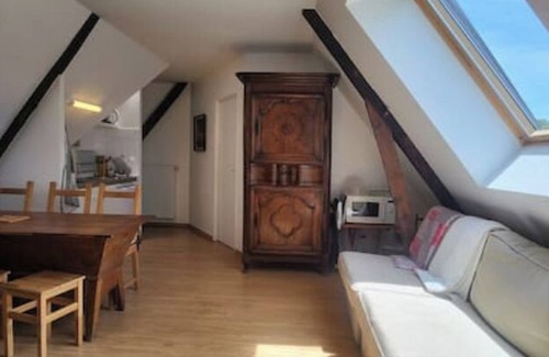 Le Passage Apartment | La Tramolière, accommodation in a green setting