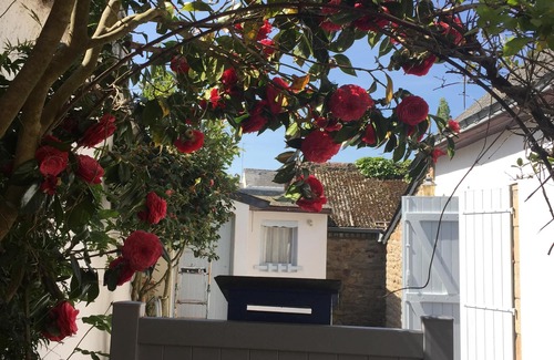 Arradon House | La Traversière enclosed outdoor area, beach 600m, shops 100m,wifi