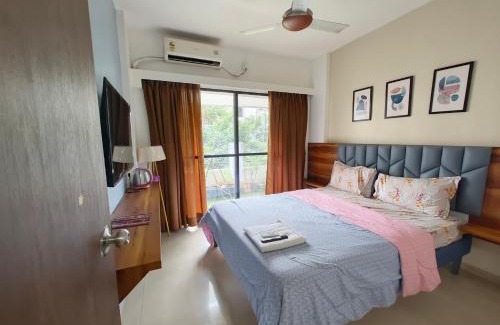 Viman Nagar Apartment | La vaccanza Suite -403