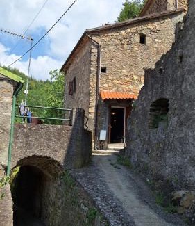 Licciana Nardi Apartment | LA VECCHIA STALLA
