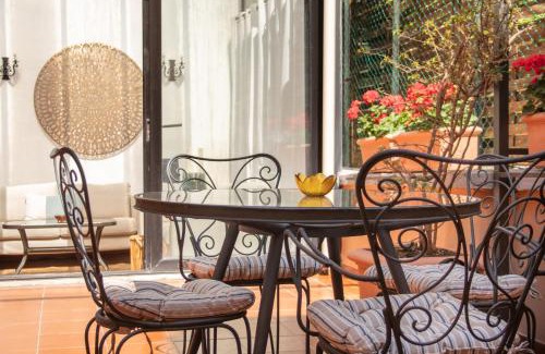 Rione VII Regola Apartment | La Veranda dei Farnesi
