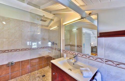 Nettle Bay Apartment | LA VIDA - Duplex on the beach