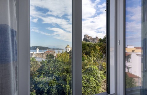 Ischia Porto Apartment | La Vigna Rooms