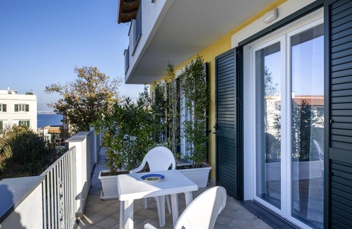 Ischia Porto Apartment | La Vigna Rooms