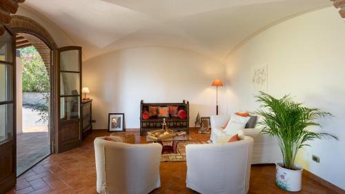 Lari Villa | La Villa nell'Isola Verde 12, Emma Villas