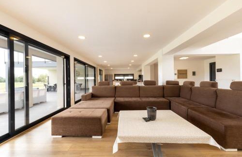 Nibelle Villa | La Villa Nibelle - Piscine SPA & Cinéma