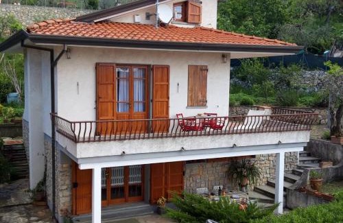 Corsanico-Bargecchia House | La villetta bianca