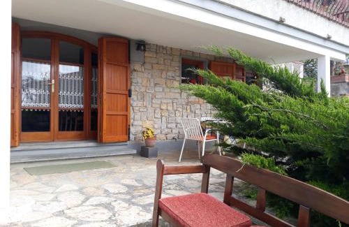 Corsanico-Bargecchia House | La villetta bianca