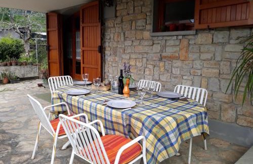 Corsanico-Bargecchia House | La villetta bianca