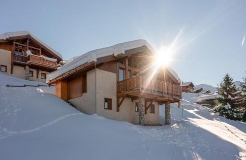 Vallandry Ski Chalet | La vue du Roi - Detached chalet (6p). 3 bedrooms and 2 bathrooms. In the centre of Vallandry, with a beautiful view