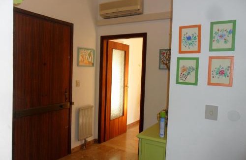 Ferrara Apartment | La zucca violina
