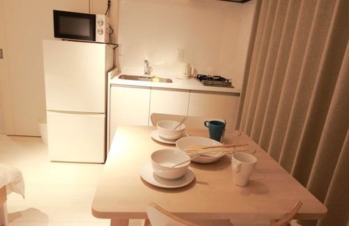 Nishi-Shinjuku Apartment | LA202 東京・新宿の快適なお部屋！どこへ行くにもアクセスしやすく、とても便利な立地です。