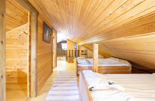 Pyhatunturi Villa | Laavu 15 Orginal Log Cabin with Sauna